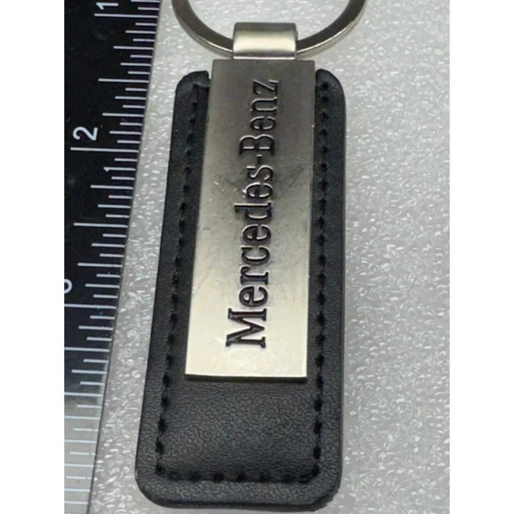 Mercedes Benz of Gilbert Keychain Leather Metal Silver Tone Key‎ Ring Key Fob